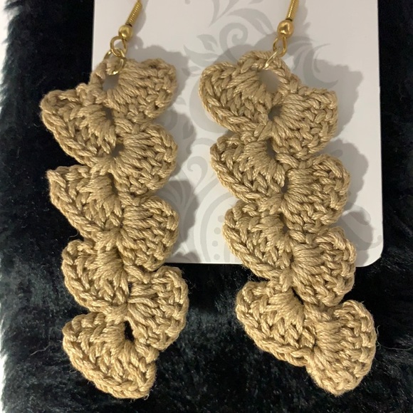 🌸🌸🌸Tan crocheted earrings🌸🌸 - Picture 2 of 3